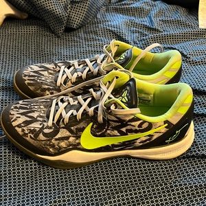 Limited Edition Nike Kobe 8 Graffiti